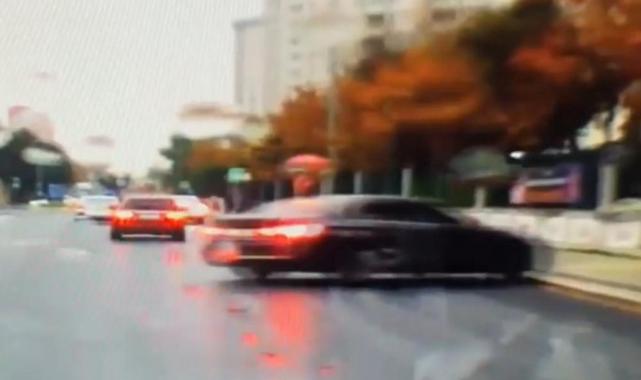 İstanbul'da kaldırımda yürürken araba çarptı