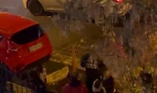 İstanbul'da kaldırımda yürüyen kişi yer altı patlamasında ağır yaralandı