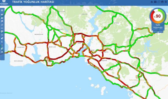İstanbul'da trafik yoğunluğu yaşanıyor
