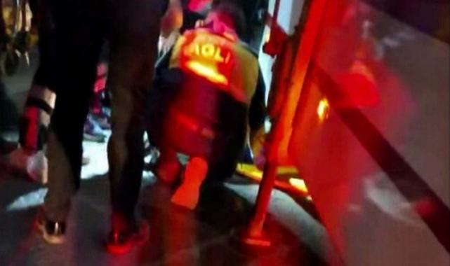 İzmir'de karşıdan karşıya geçerken araba çarptı