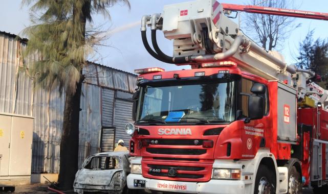 İzmir'de kimya fabrikasında yangın ve patlama: 2 yaralı