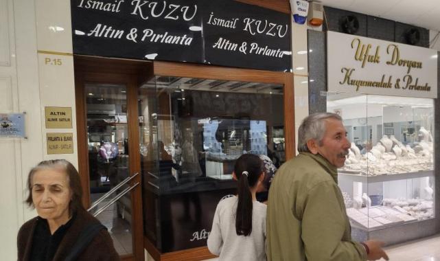 İzmir'de kuyumcu, yüksek kar vaadiyle aldığı altınlarla kayboldu