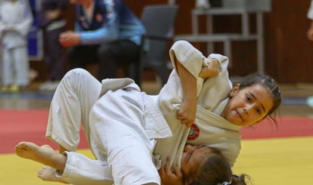 İzmir'den şölen havasında turnuva