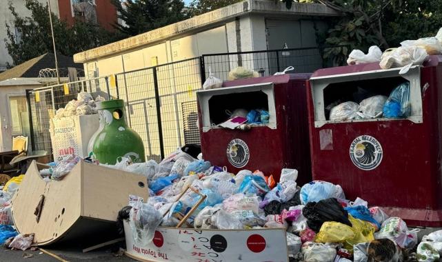 Kartal'da grev bitti çöp dağları toplanmadı