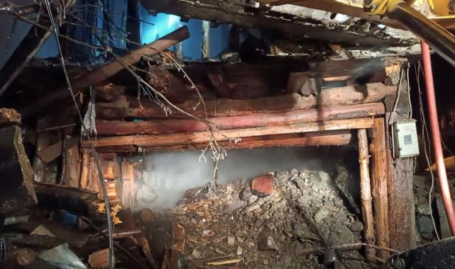 Kastamonu'da ev yangını: Baba ve engelli çocuğu kayıp