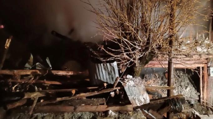 Kastamonu'da ev yangını: Baba ve engelli çocuğu kayıp