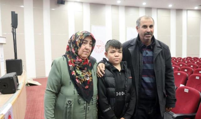 Kayseri'de Tolgacan, babasının böbreği ile hayata tutundu