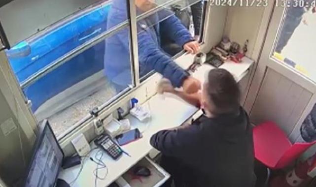 Konya'da doktor ve babasının 30 liralık otopark kavgası kamerada