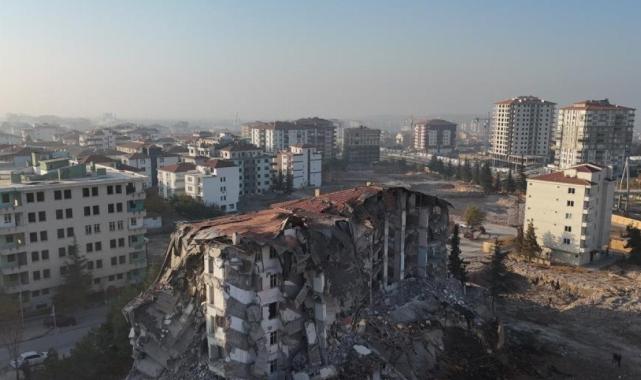 Malatya'da 5 katlı bina korna sesi ile yıkıldı