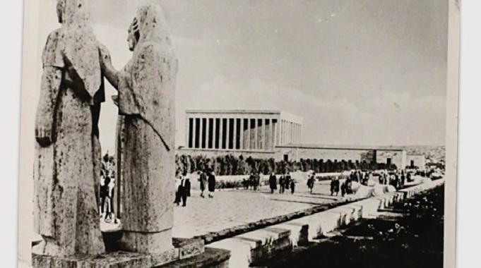 MİT, geçmişte kullanılan dinleme cihazları ve objelerini paylaştı