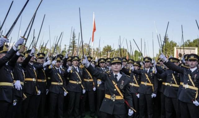 MSB'den "teğmenlerin kılıçlı yemini" hakkında açıklama: Mesele disiplinsizlik