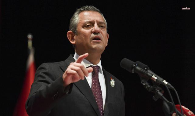 Özgür Özel: Bizim iktidarımızda öğretmen maaşı vekil maaşını yakalamazsa zam almayacağız