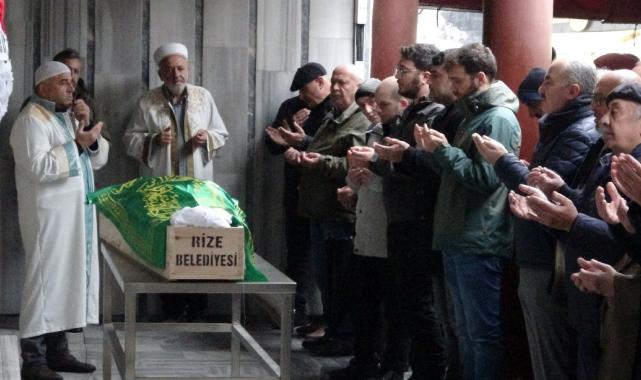 Rize'de emekli öğretmen, Öğretmenler Günü'nde toprağa verildi