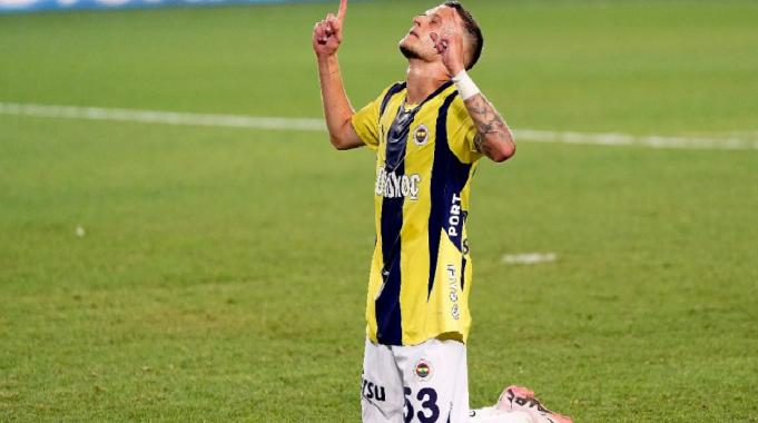 Sebastian Szymanski, geçen sezonu aratıyor