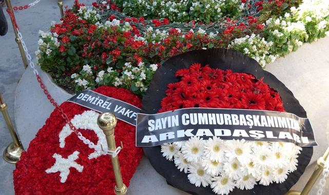 Süleyman Demirel, doğumunun 100. yılında mezarı başında anıldı