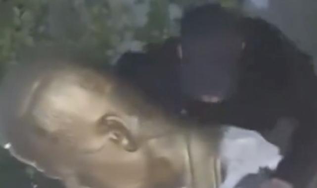 Suriye'de muhalifler Hafız Esad'ın heykellerini yıkıyor