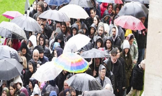 10 Kasım'da Dolmabahçe Sarayı'na ziyaretçi akını