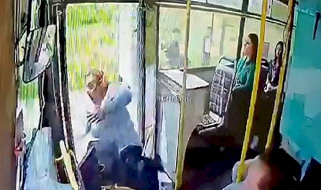 Adana'da yolcunun otobüsün açık kapısından düşerek yaşamını yitirdiği olaya ilişkin davada karar çıktı