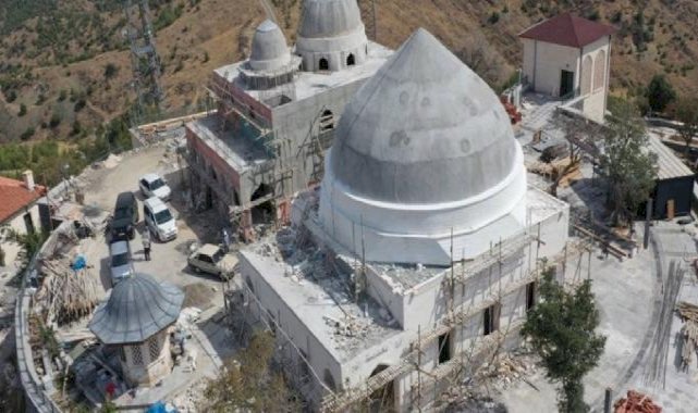Depremde yıkılan Hazreti Ukkaşe Türbesi yeniden yapılıyor