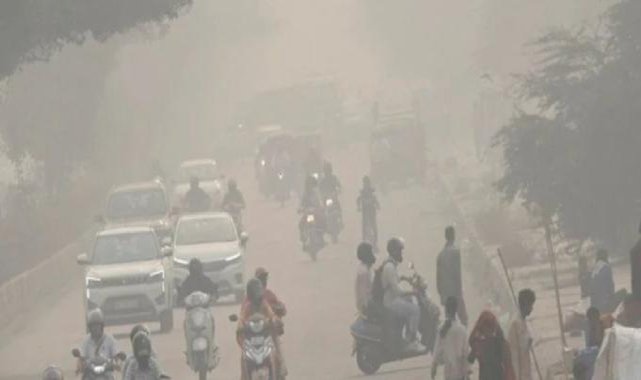 Hindistan'da hava kirliliği nedeniyle okullar kapatıldı