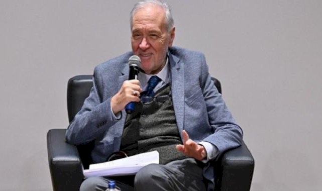 İlber Ortaylı: Nazım Hikmet sağ olsaydı gençlerin kullandığı dili görseydi çıldırırdı