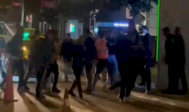 İstanbul'da AVM önünde bıçaklı kavga