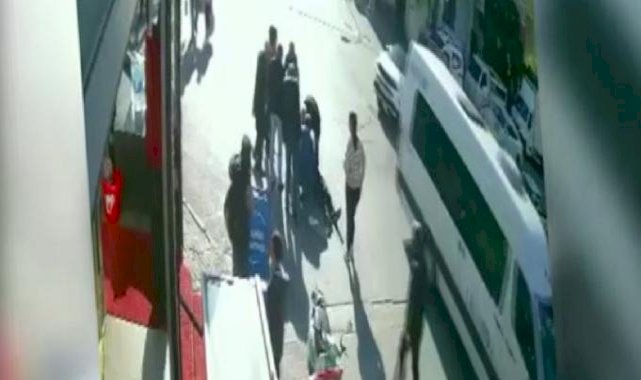 İstanbul'da geri giden araç, bastonlu adama çarptı