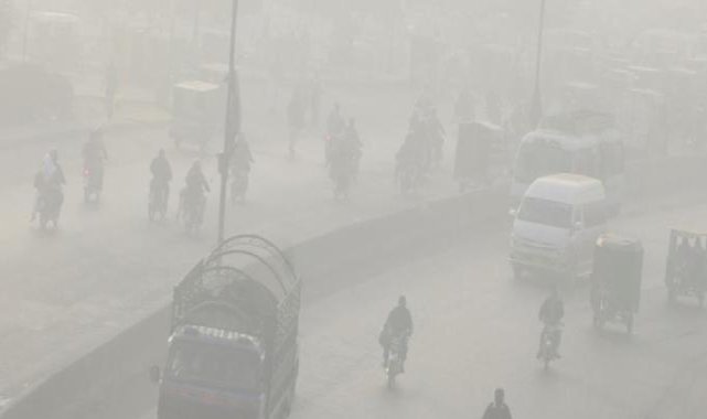 Pakistan'da hava kirliliği alarmı: Okullar 1 hafta tatil edildi