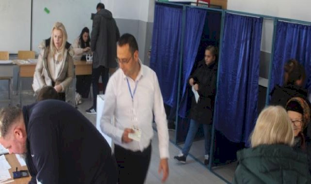 Romanya’da halk cumhurbaşkanlığı seçimi için sandık başında