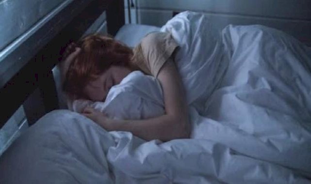 Sağlıklı yaşlanmak için en az 7 saat uyunmalı