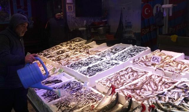 Trabzon’da hamsi bolluğu başladı