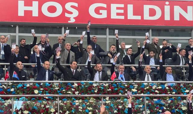 Trabzonspor'da Başkan Ertuğrul Doğan ve yönetim kurulu ibra edildi