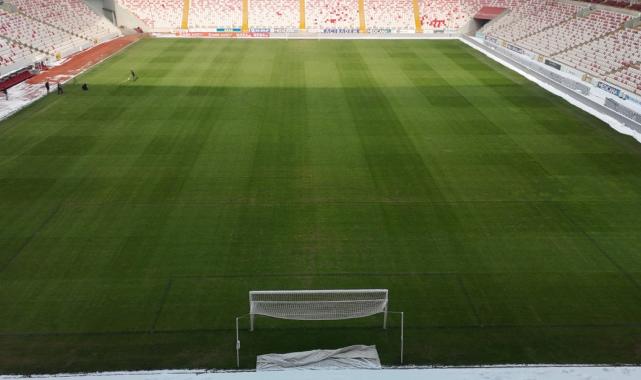 4 Eylül Stadı, alttan ısıtma ile Galatasaray maçına hazır hale geldi