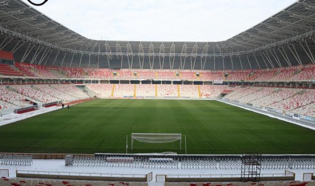 4 Eylül Stadı, alttan ısıtma ile Galatasaray maçına hazır hale geldi