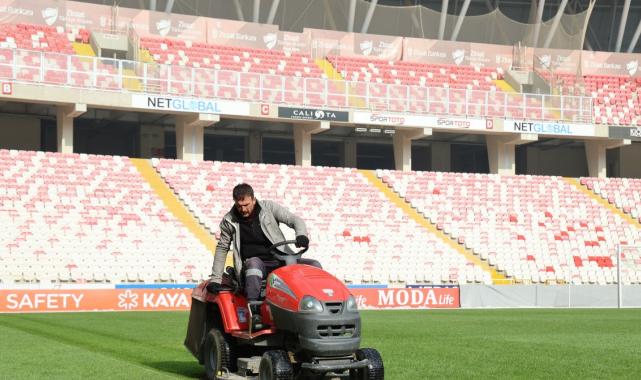 4 Eylül Stadı, alttan ısıtma ile Galatasaray maçına hazır hale geldi