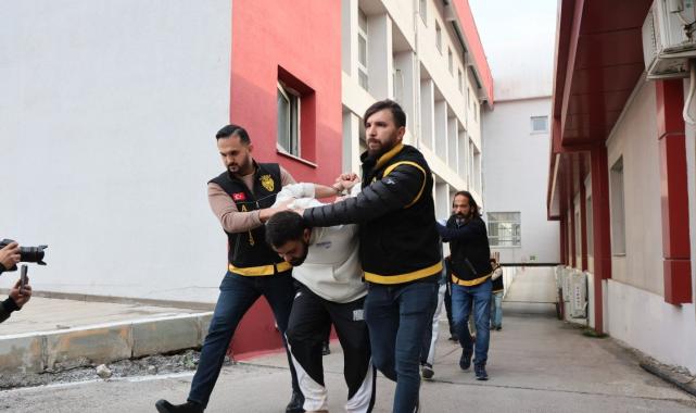 Adana'da kalaşnikofla kuyumcu soydular: 7 tutuklama
