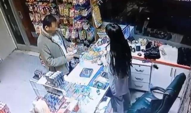 Antalya'da hırsızlık yapan şahıslar ayılınca markete gelerek ürünlerin parasını ödedi