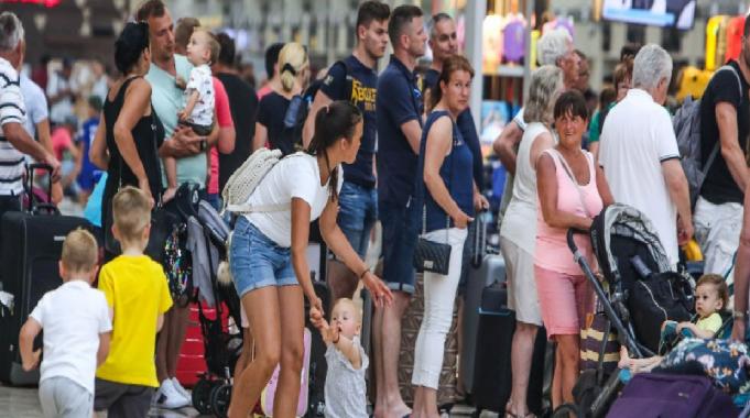 Antalya'da turizmcilerin 2025 hedefi 18 milyon turist