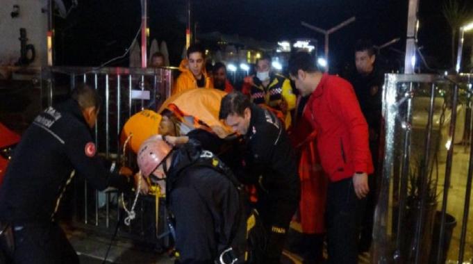 Antalya'da zemin kırıldı: 180 kilo ağırlığındaki aşçıbaşı boşluğa düştü! 1 saatte kurtarıldı