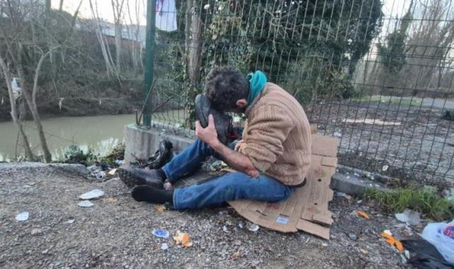 Batman'da alkollü şahıs  ayakkabısını telefon zannetti, annesini aradığını söyledi