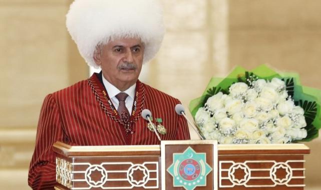 Binali Yıldırım’a Türkmenistan’da onur madalyası ve fahri aksakal ünvanı verildi