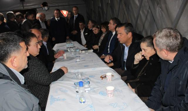 CHP Genel Başkanı Özgür Özel'den Veli Ağbaba'ya taziye ziyareti