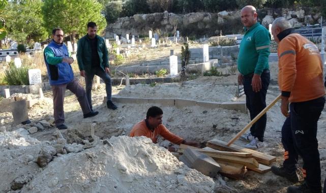 Çilli Bom'u bestekarı Kenan Küçüközcan hayatını kaybetti! Kimsesizler mezarlığına defnedildi