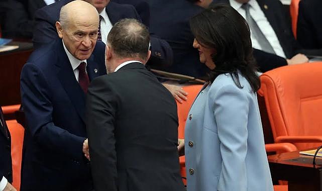 Devlet Bahçeli&#039;nin DEM Grubu ile tokalaşmasından İmralı ziyaretine gün gün gelişmeler