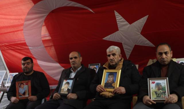 Diyarbakır'da evlat nöbeti tutan baba: Kürtlerin en büyük düşmanı, PKK örgütüdür