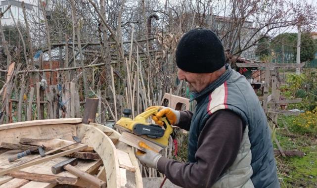 Düzce'de 35 yıldır kayık yapıyor