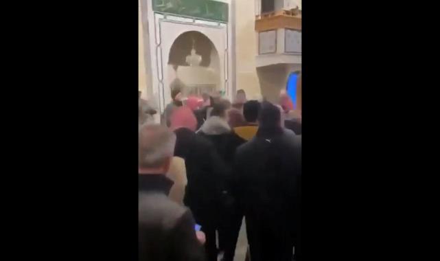 Emevi Camii’nde namaz kılındı..