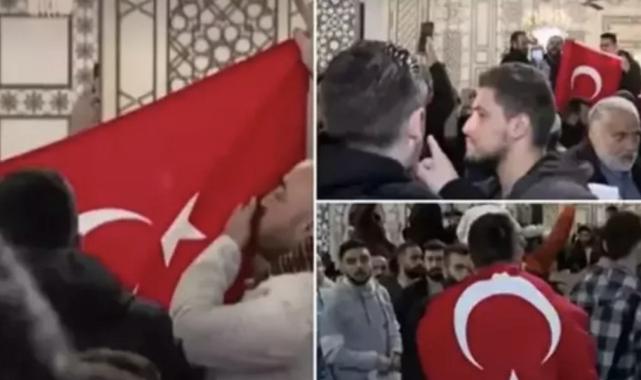 Emevi Camii'nde Türk bayrağı açıldı