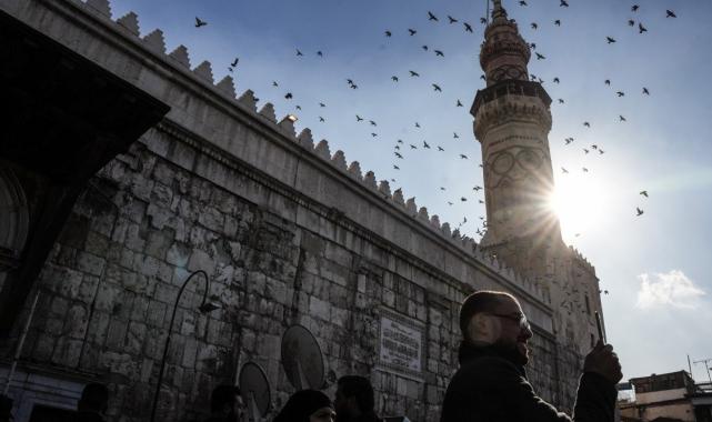 Emevi Camii'nde Türk bayrağı açıldı