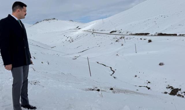 Erzurum'da minibüs şarampole devrildi